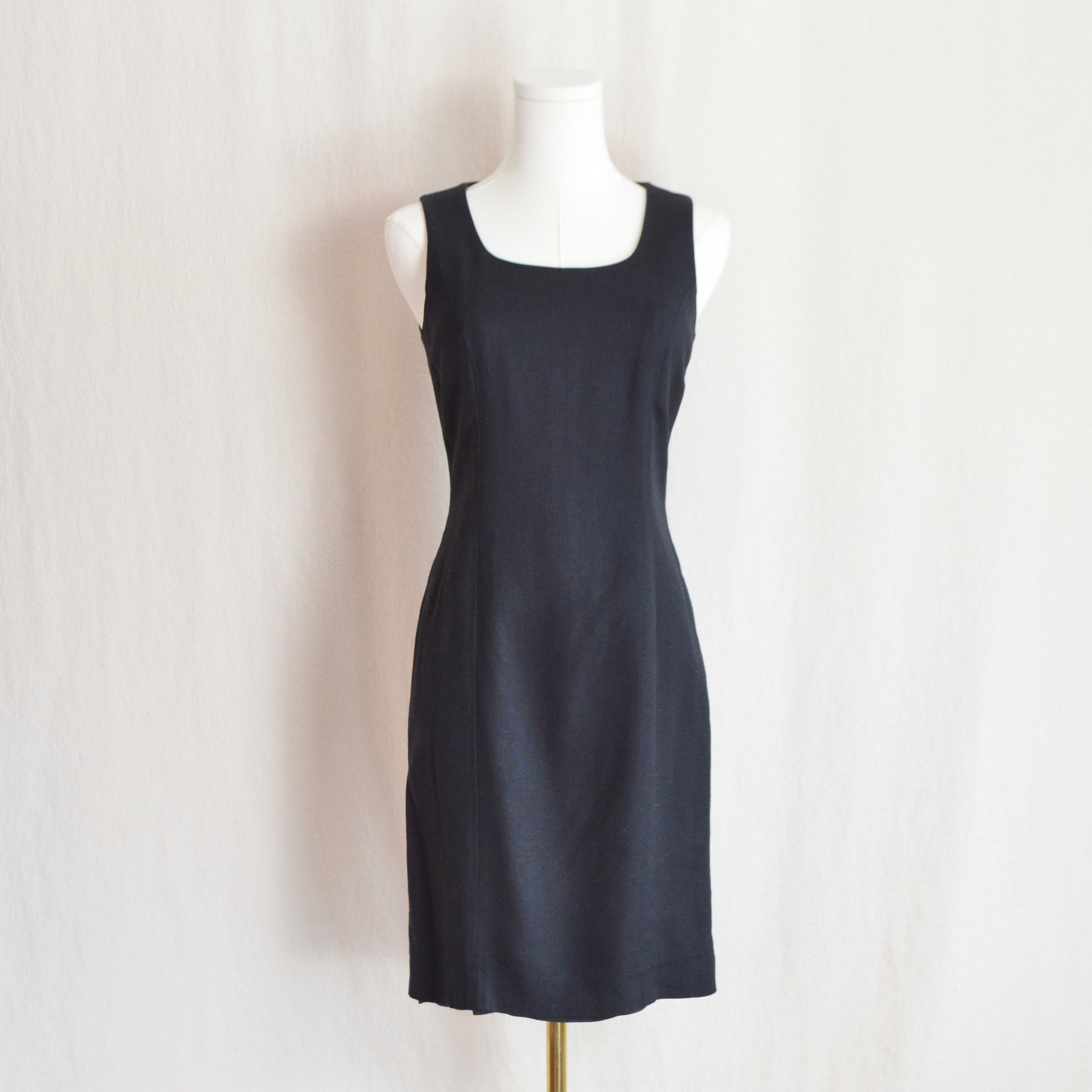 fully lined black 90’s linen blend sheath dress