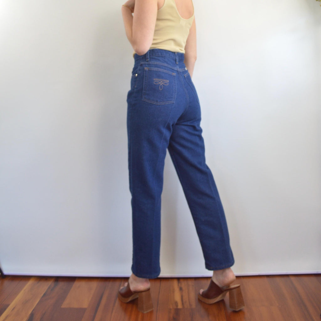 dark wash cowboy style high waisted seamed straight leg sheplers denim