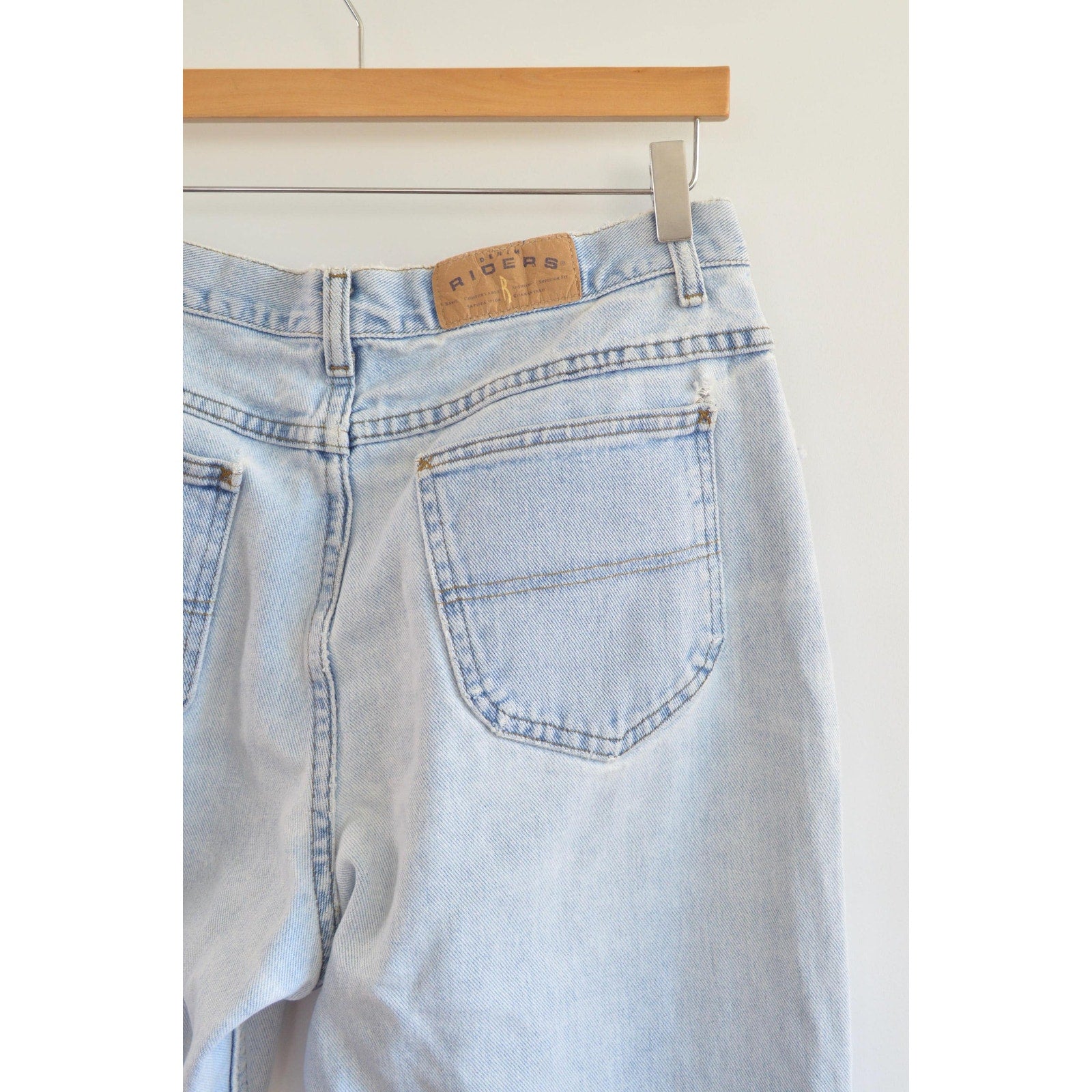 32 x 30 perfect high waist light wash broken in vintage riders