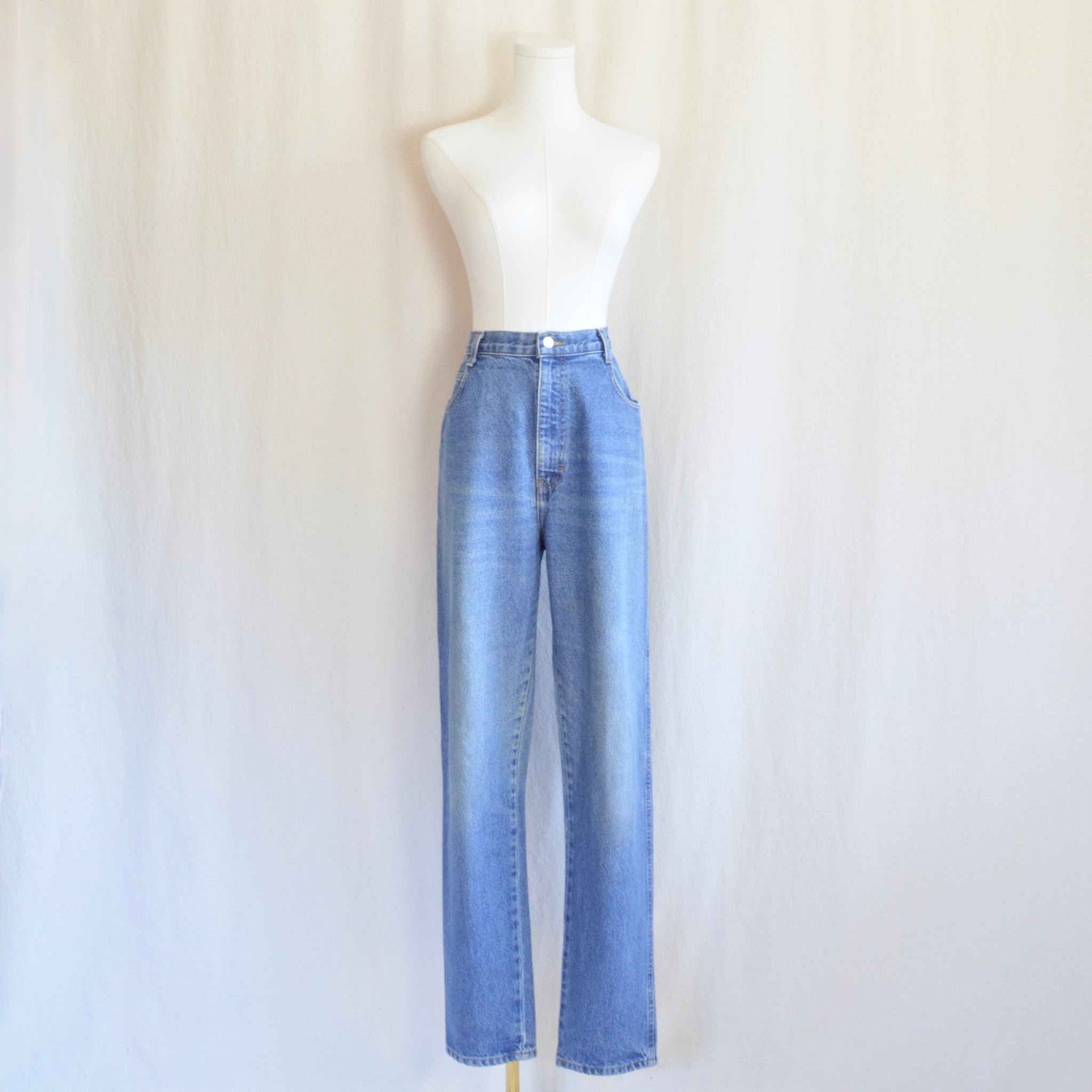 32 x 33 vintage high waisted long length gitano mid wash denim