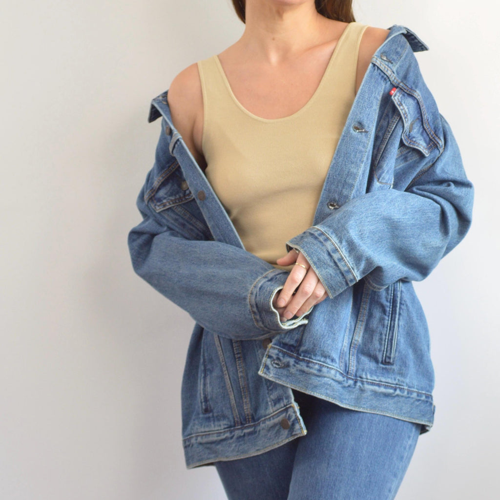 like new men’s vintage 100% cotton denim jean jacket