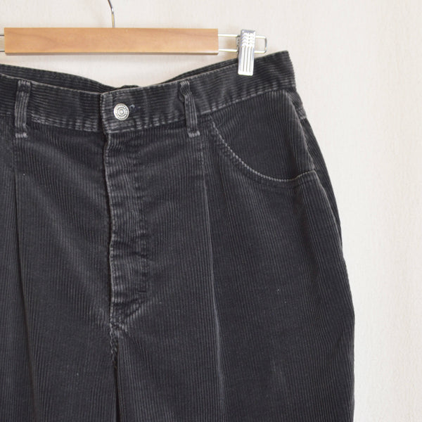 32 x 31 dark charcoal gray high waisted straight leg pleated vintage corduroy pants