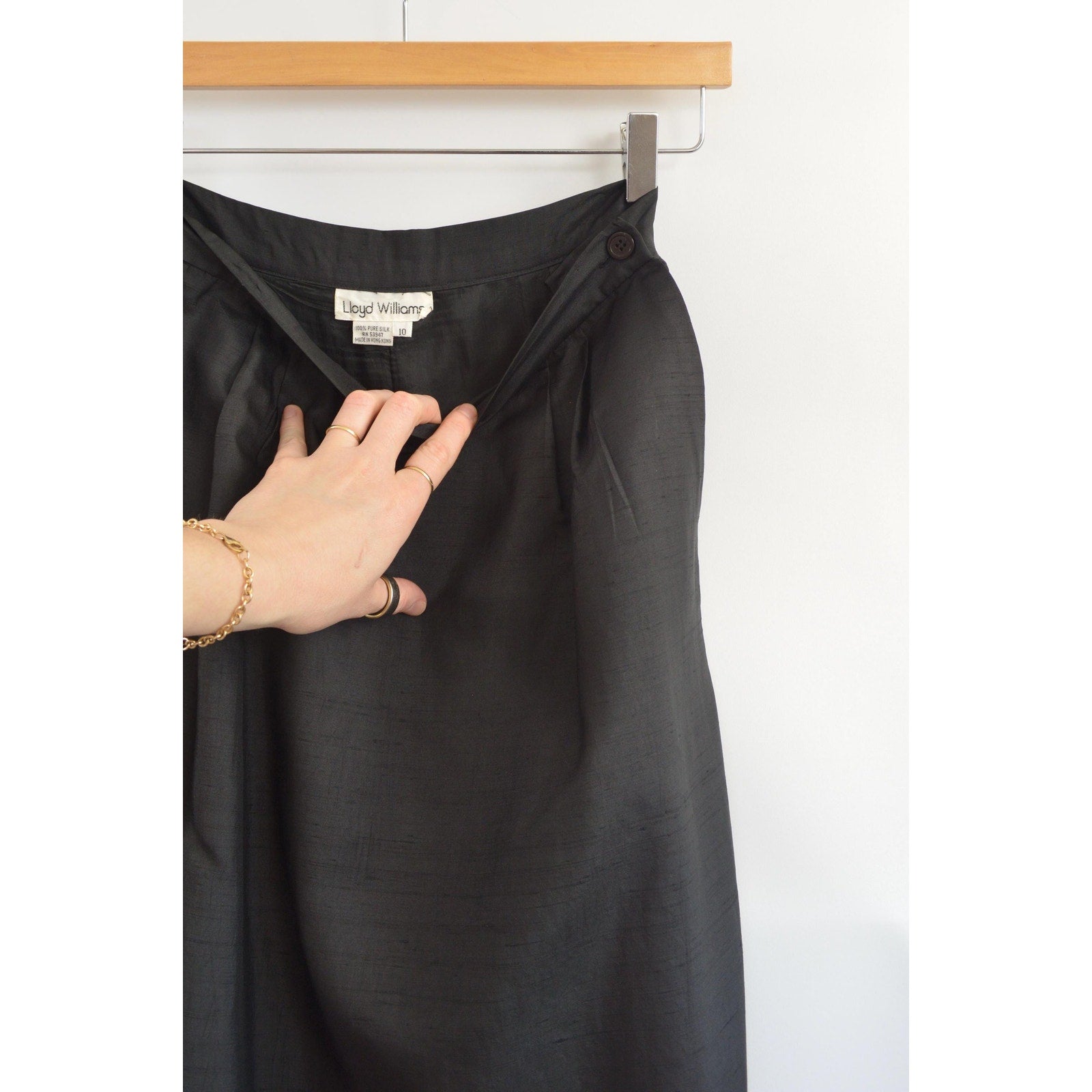 size 6 beautiful pure silk black a line skirt