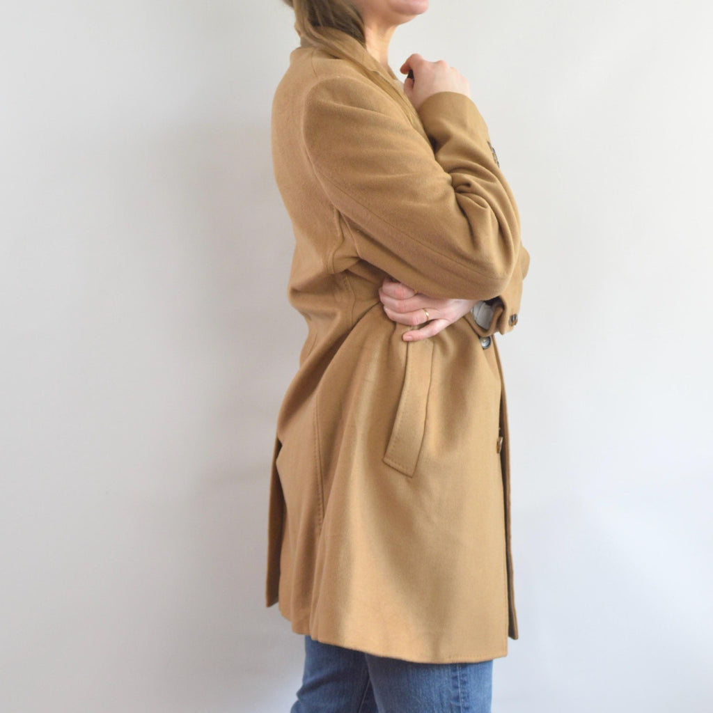 camel tan cashmere and wool blend coat - fully lined in great condition