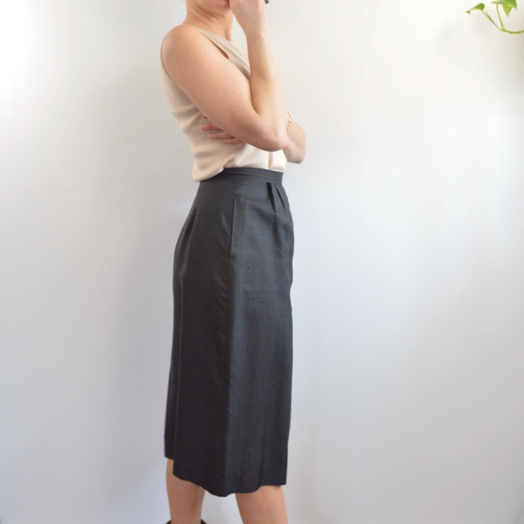 size 6 beautiful pure silk black a line skirt