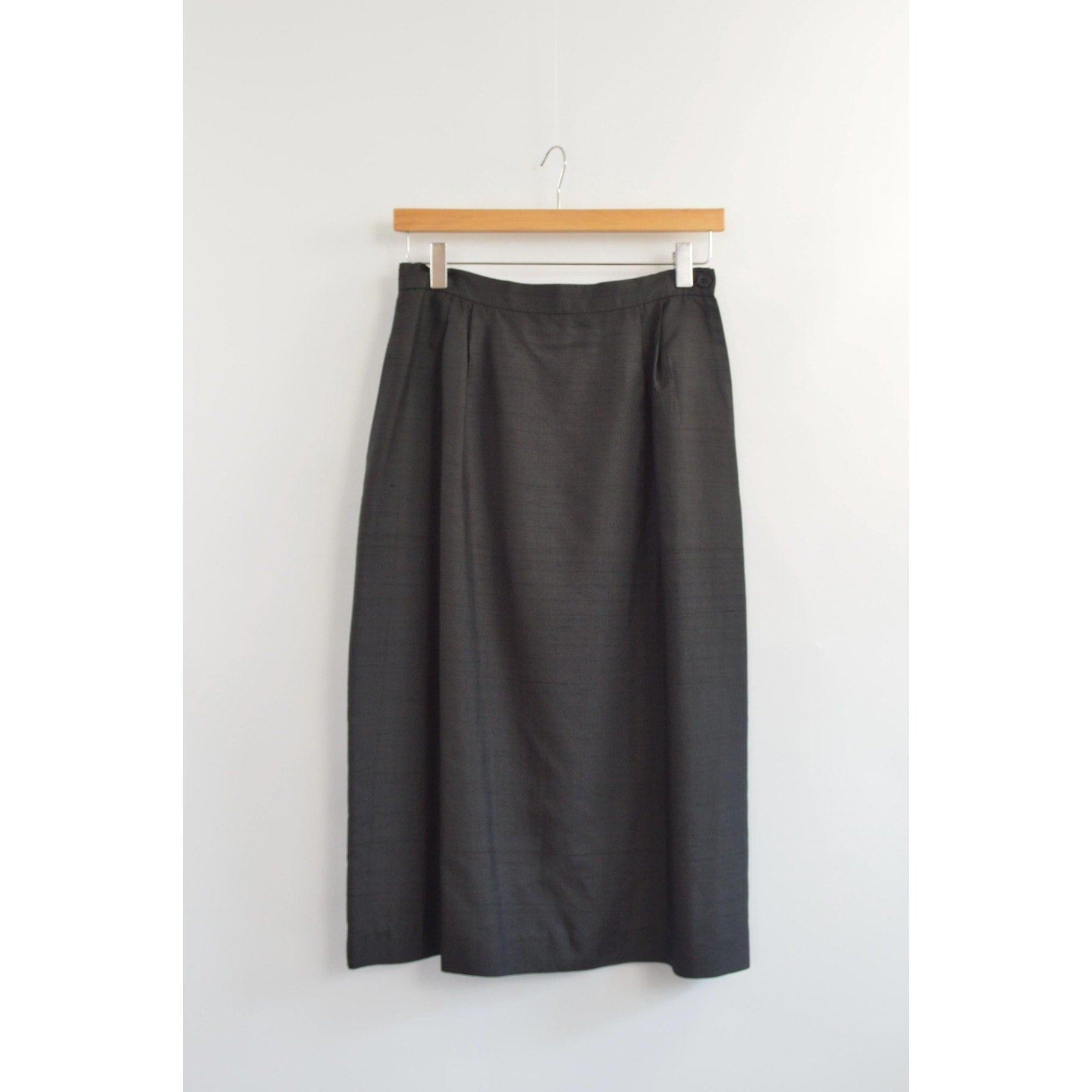 size 6 beautiful pure silk black a line skirt