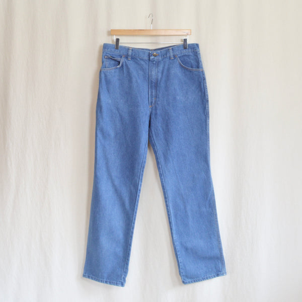 36 x 32 straight leg mid wash vintage wranglers made in the USA