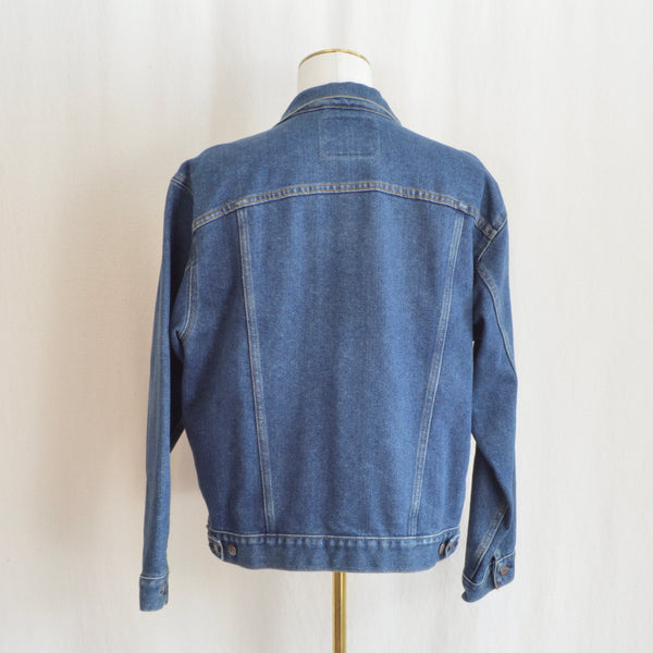 dark wash levi’s signature jean jacket