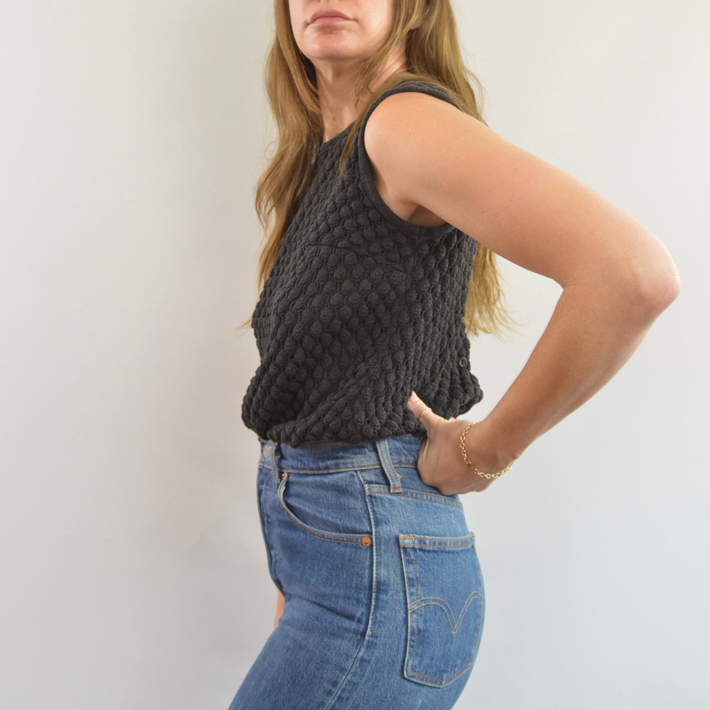 black bubble knit button back cropped miss gotham cotton knit sweater tank