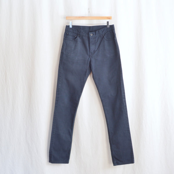 32 x 32 black straight leg levis 510’s