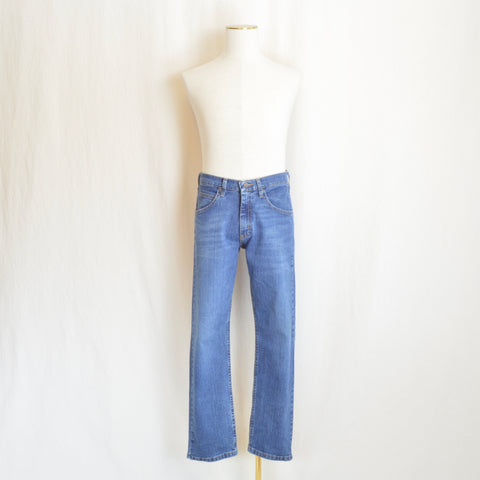 31 x 30 mid wash wranglers relaxed fit flex straight leg denim