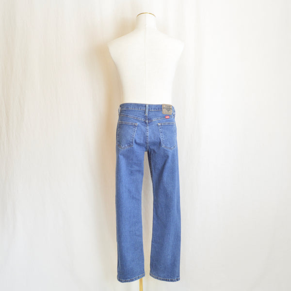 31 x 30 mid wash wranglers relaxed fit flex straight leg denim