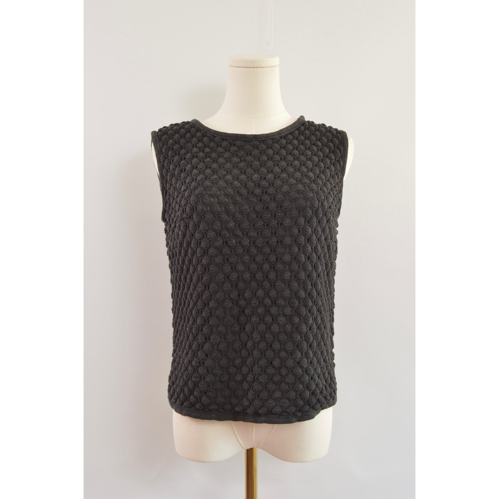 black bubble knit button back cropped miss gotham cotton knit sweater tank
