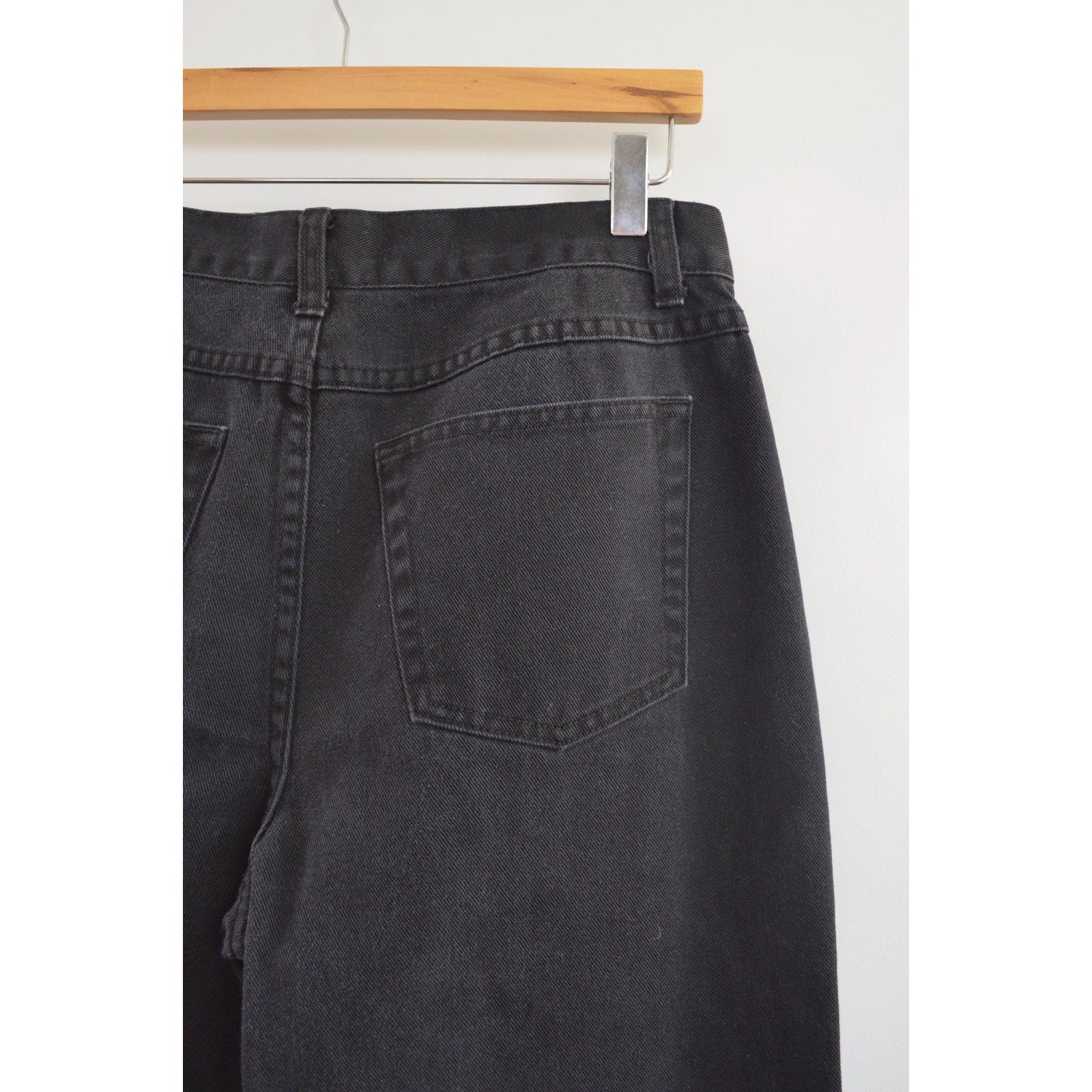 30 x 28 black tapered high waisted LA blues vintage denim