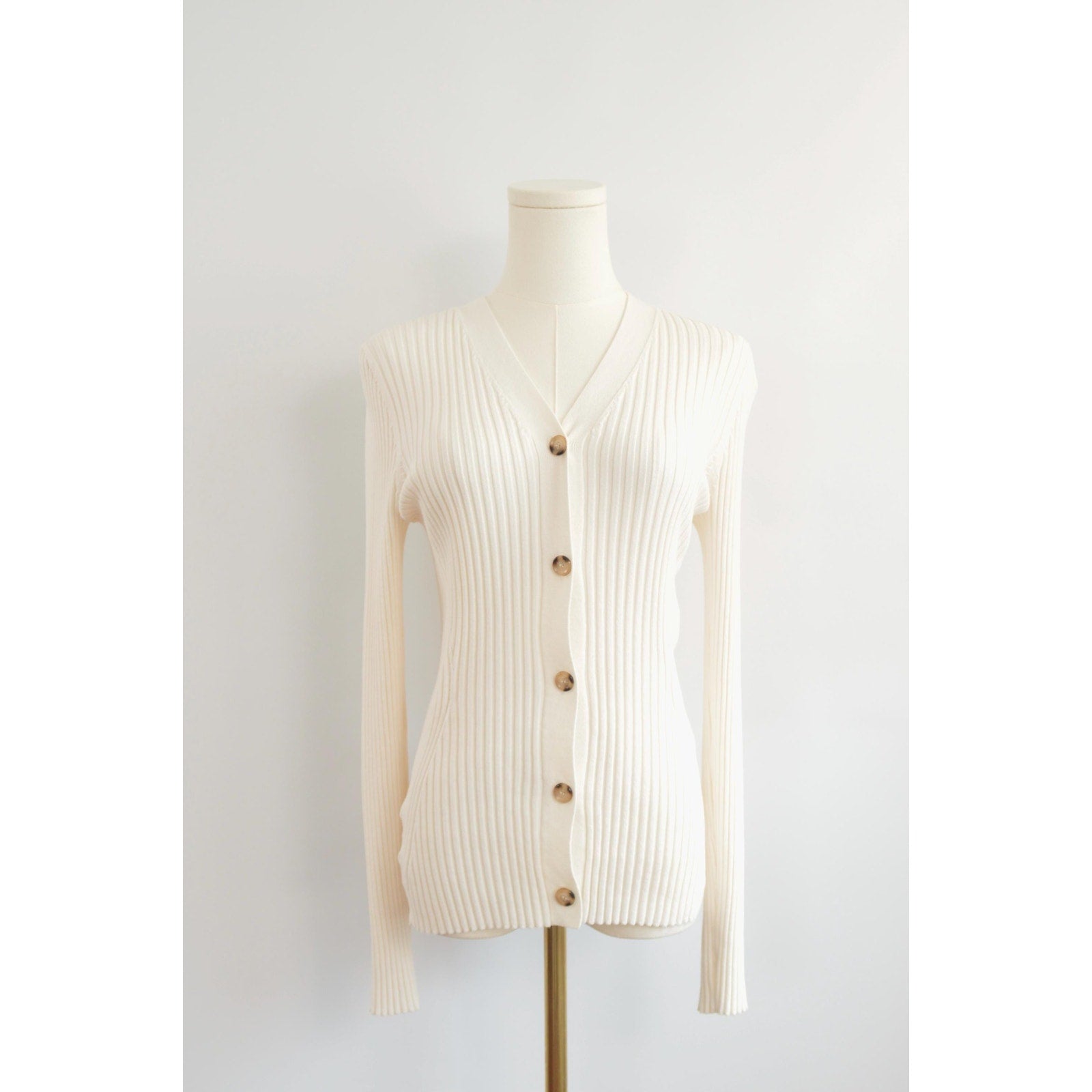 beautiful ann taylor ribbed cardigan