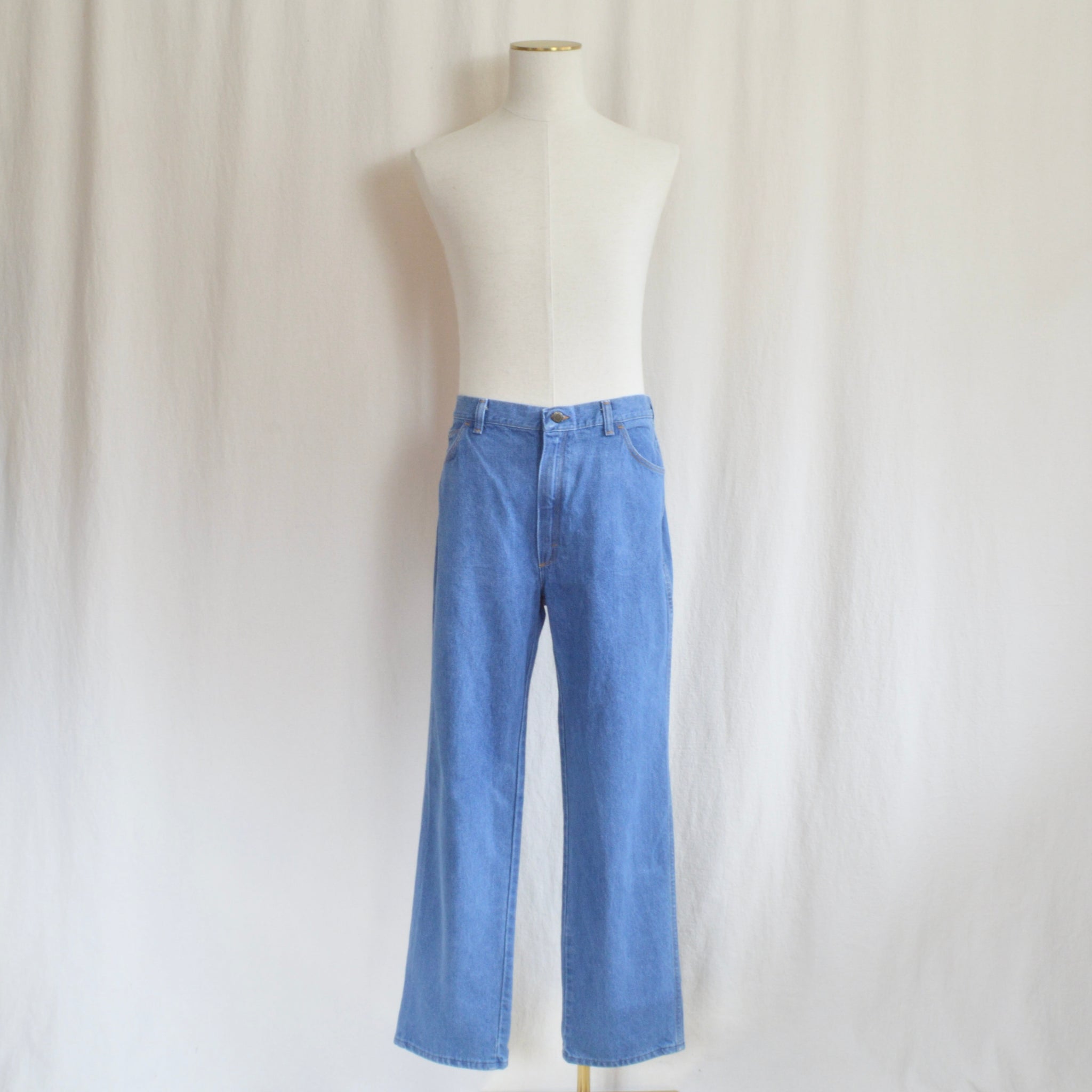 36 x 32 straight leg mid wash vintage wranglers made in the USA