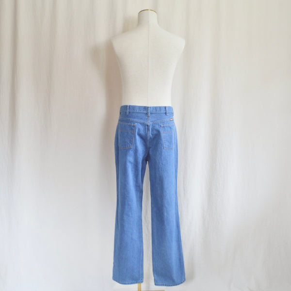 36 x 32 straight leg mid wash vintage wranglers made in the USA