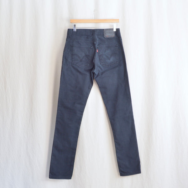 32 x 32 black straight leg levis 510’s