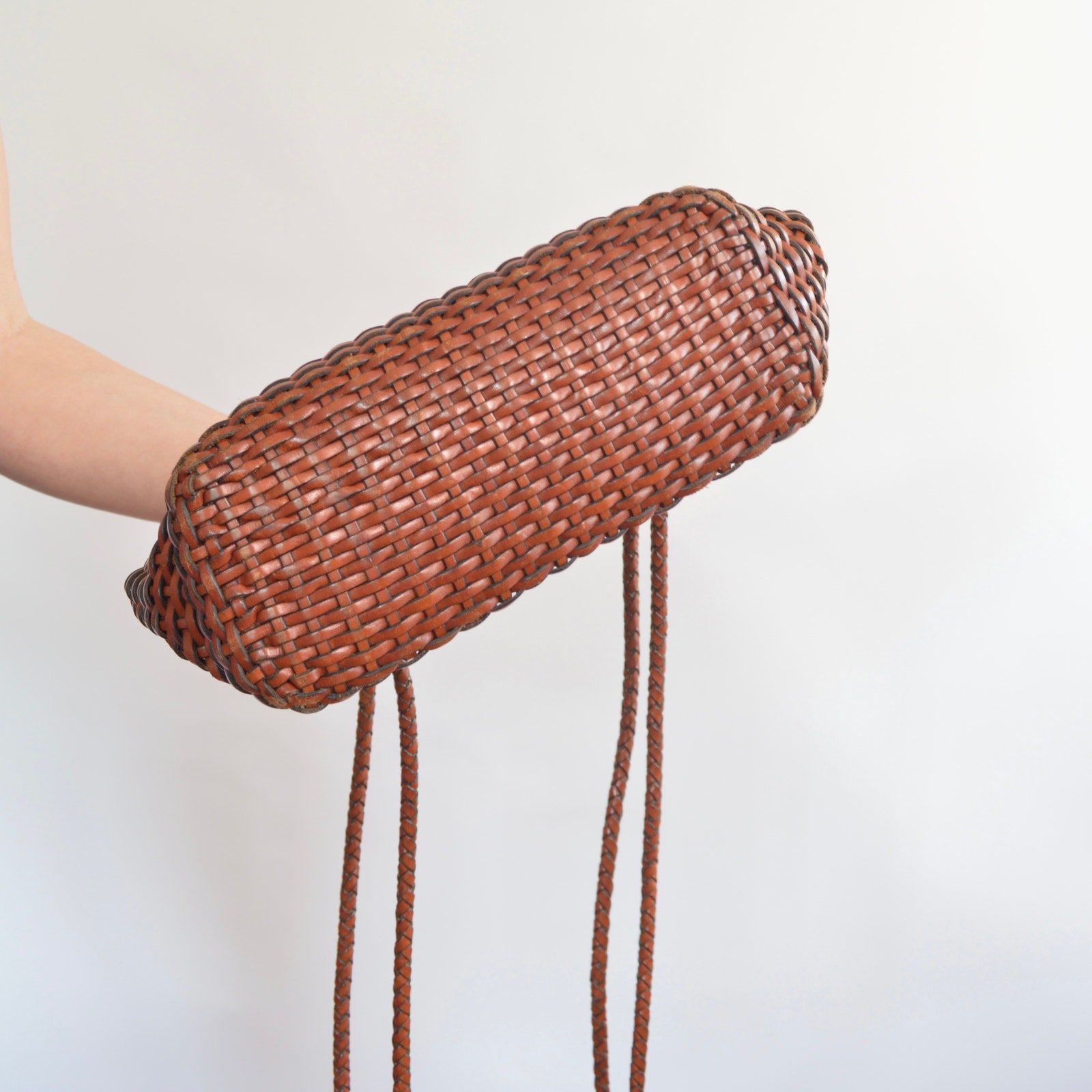 medium cognac brown woven shoulder bag