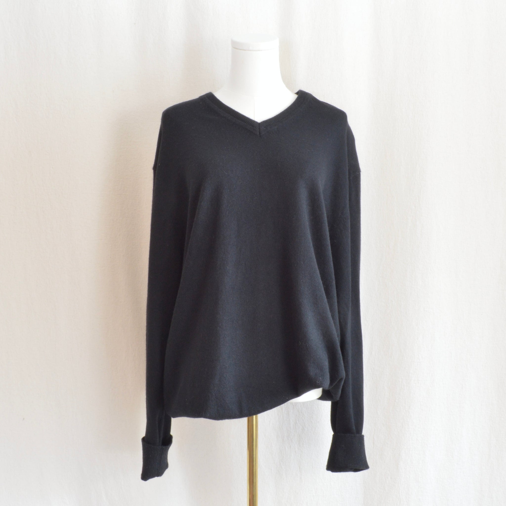 simple black 100% cashmere v-neck sweater