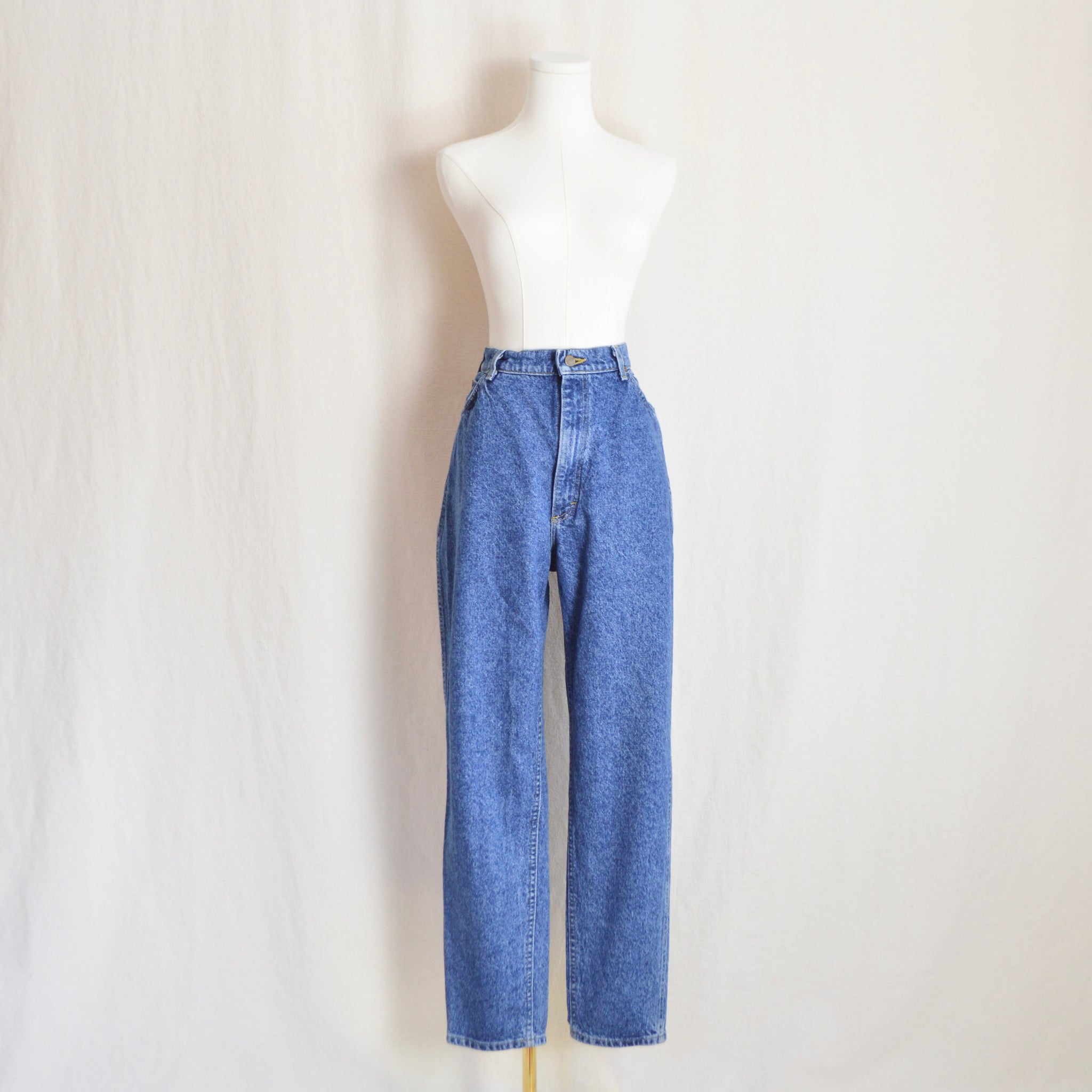 31 x 30 vintage high rise slight acid dark wash lee riders