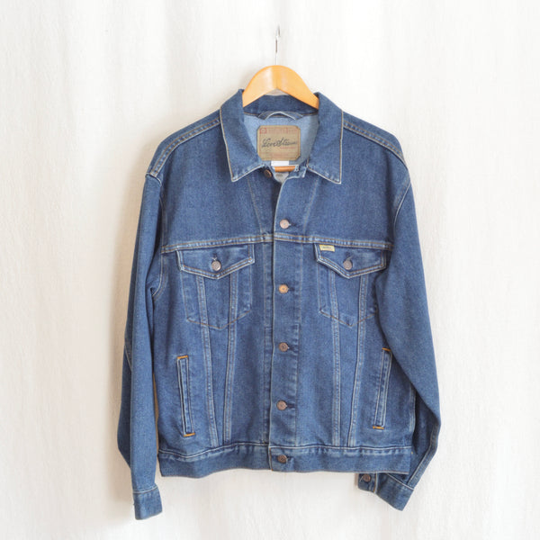 dark wash levi’s signature jean jacket