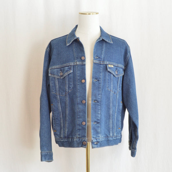 dark wash levi’s signature jean jacket