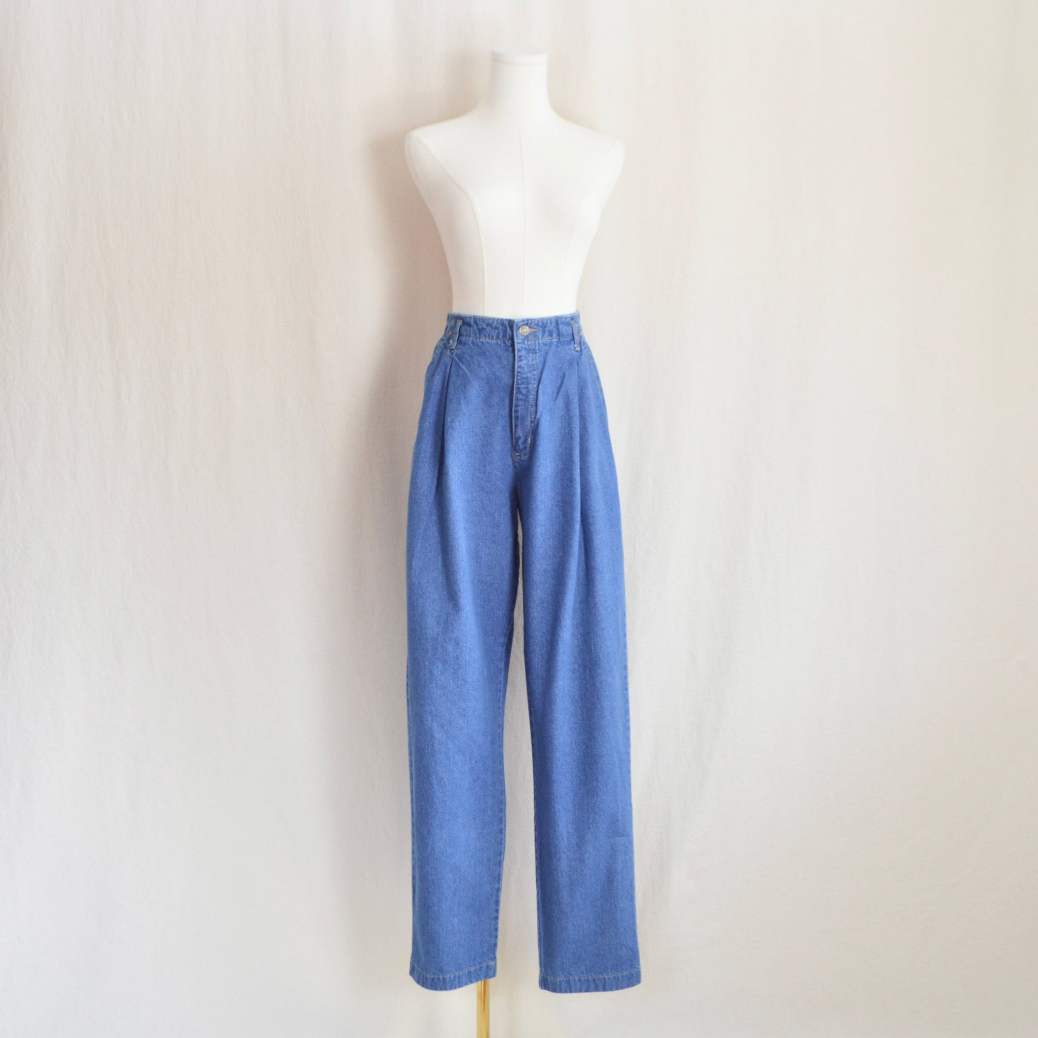 28 x 31 vintage tapered medium wash vintage cherokee denim pants with elastic waist