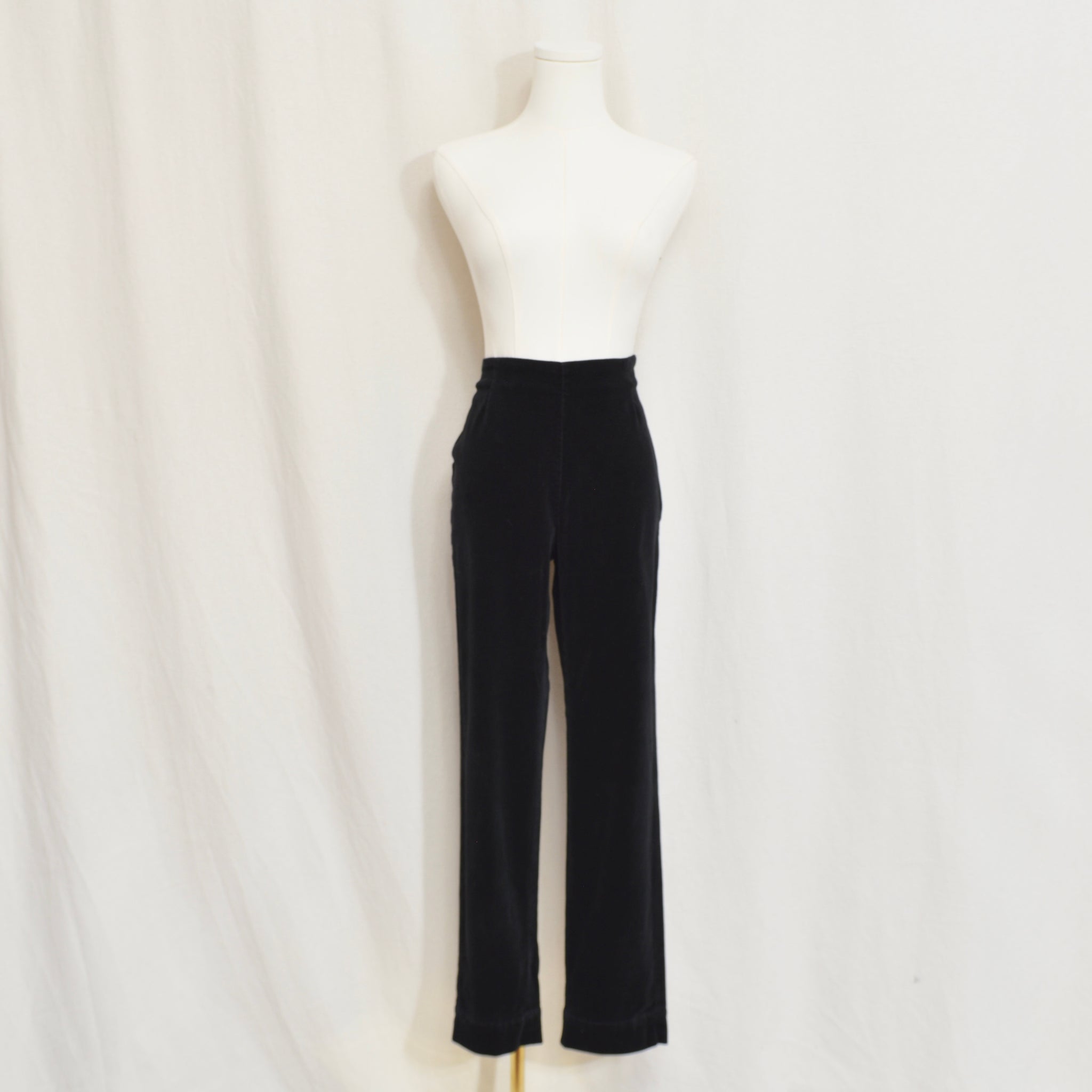 29 x 27.5 black cotton velvet high waisted cropped straight leg pants