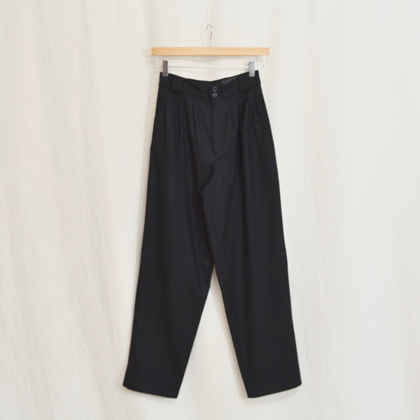 25.5 x 28 black pure wool vintage high waisted straight leg pants