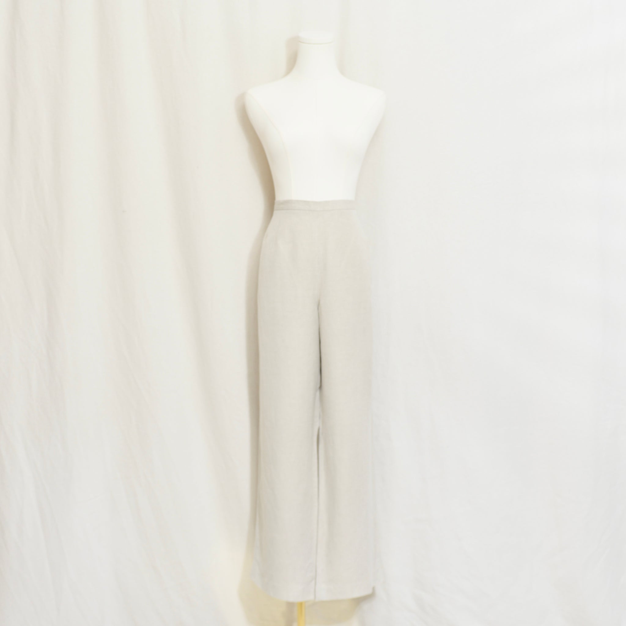 33 x 29.5 vintage covington petite fully lined high waisted beige wide leg pants