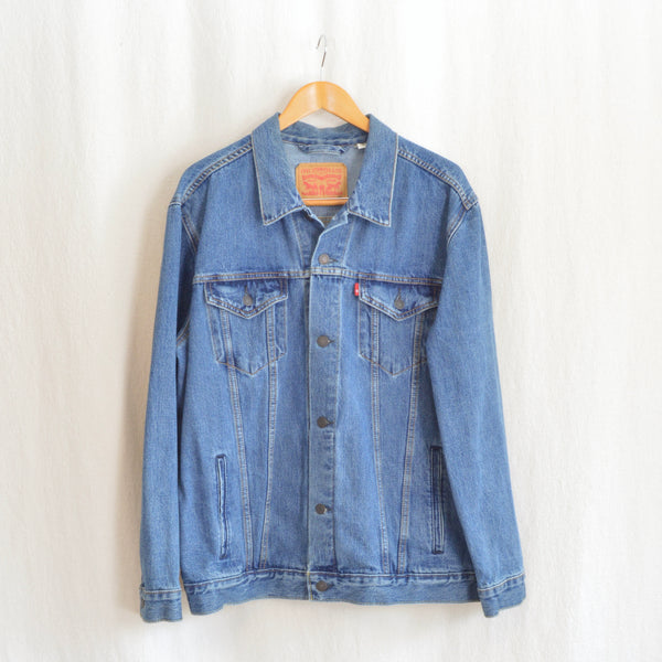 like new men’s vintage 100% cotton denim jean jacket