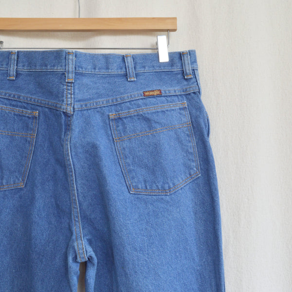 36 x 32 straight leg mid wash vintage wranglers made in the USA