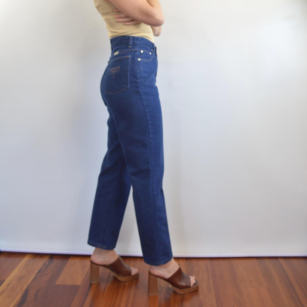 dark wash cowboy style high waisted seamed straight leg sheplers denim