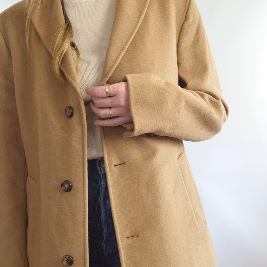 camel tan cashmere and wool blend coat - fully lined in great condition