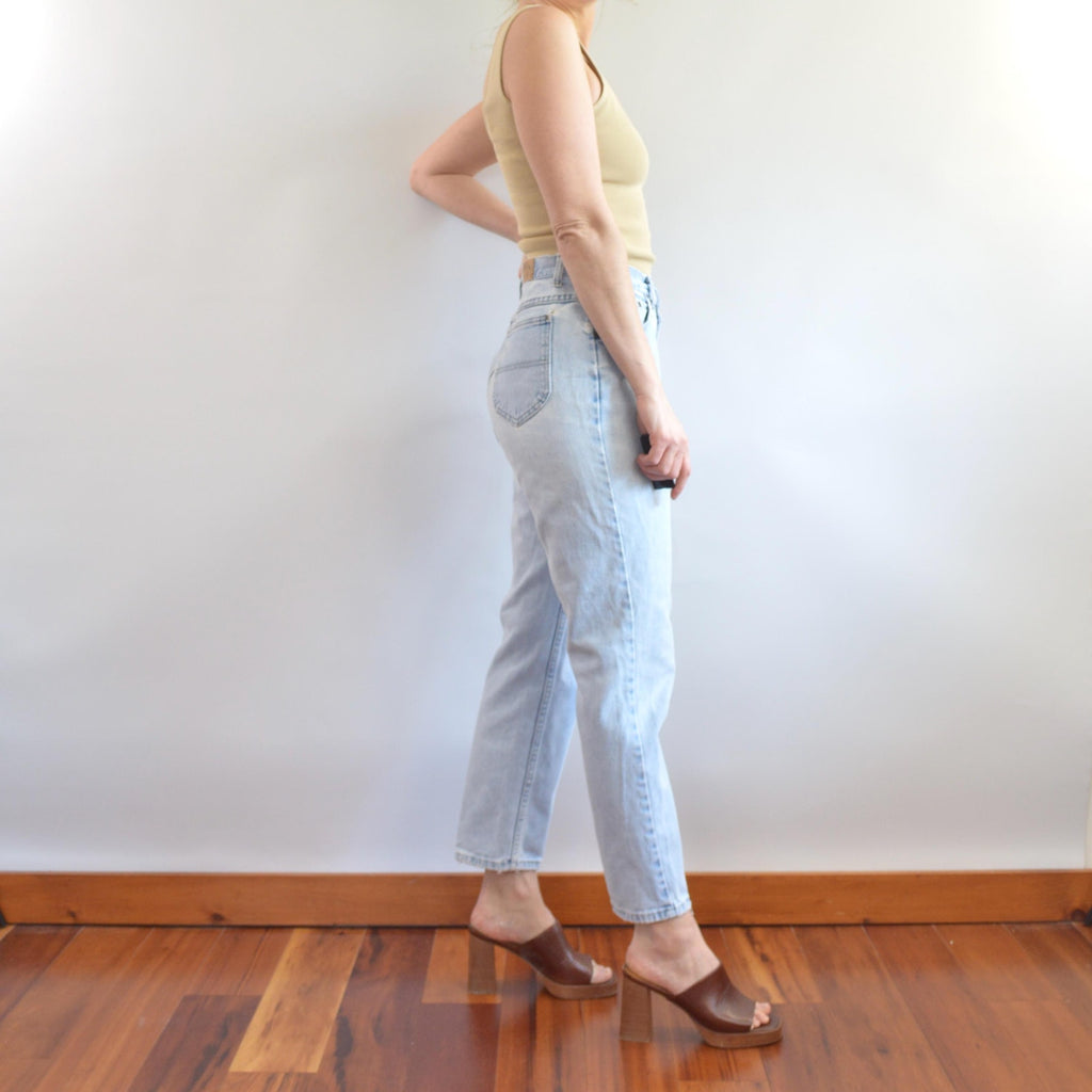32 x 30 perfect high waist light wash broken in vintage riders