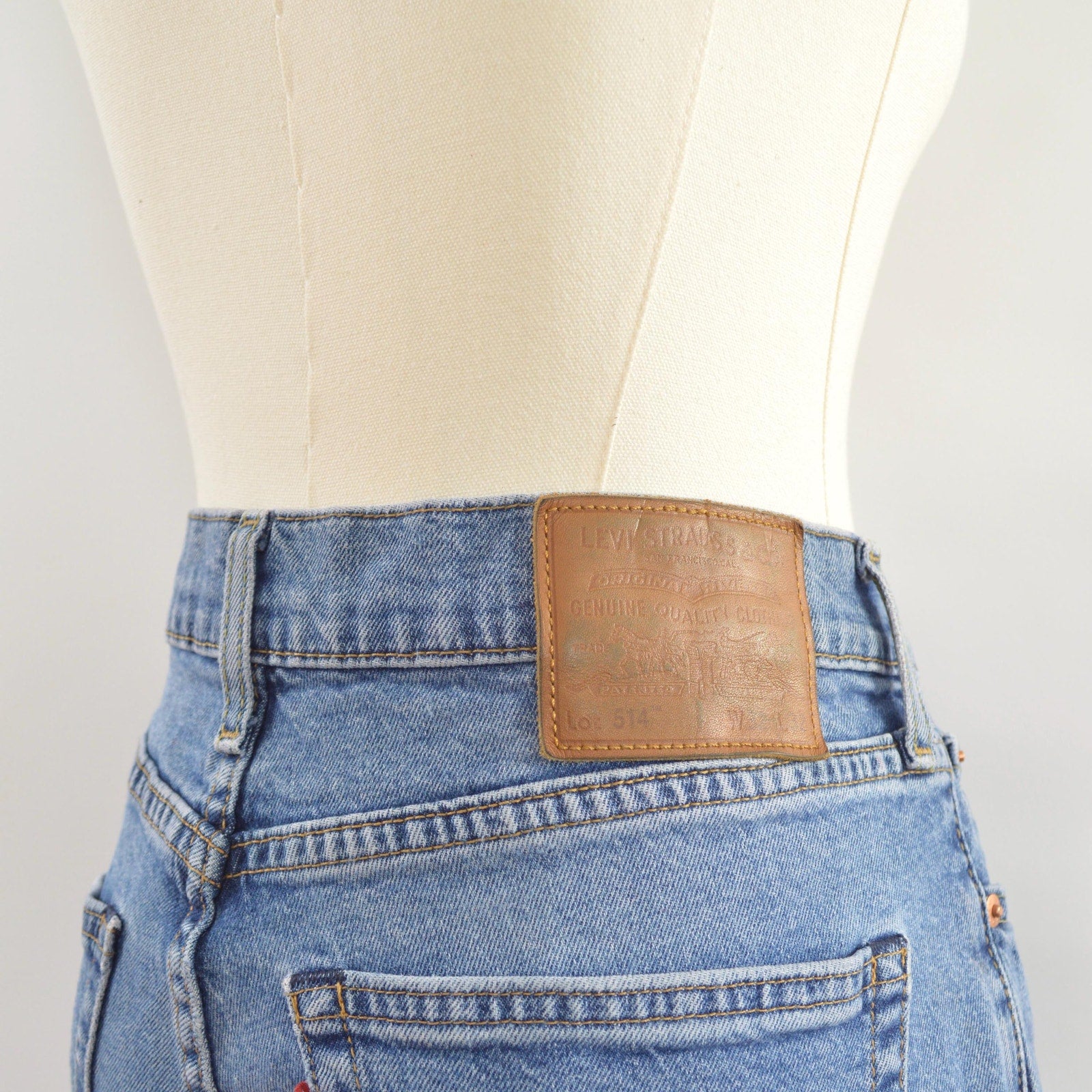 levi’s straight leg 514’s medium wash