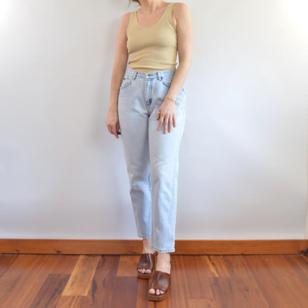 32 x 30 perfect high waist light wash broken in vintage riders