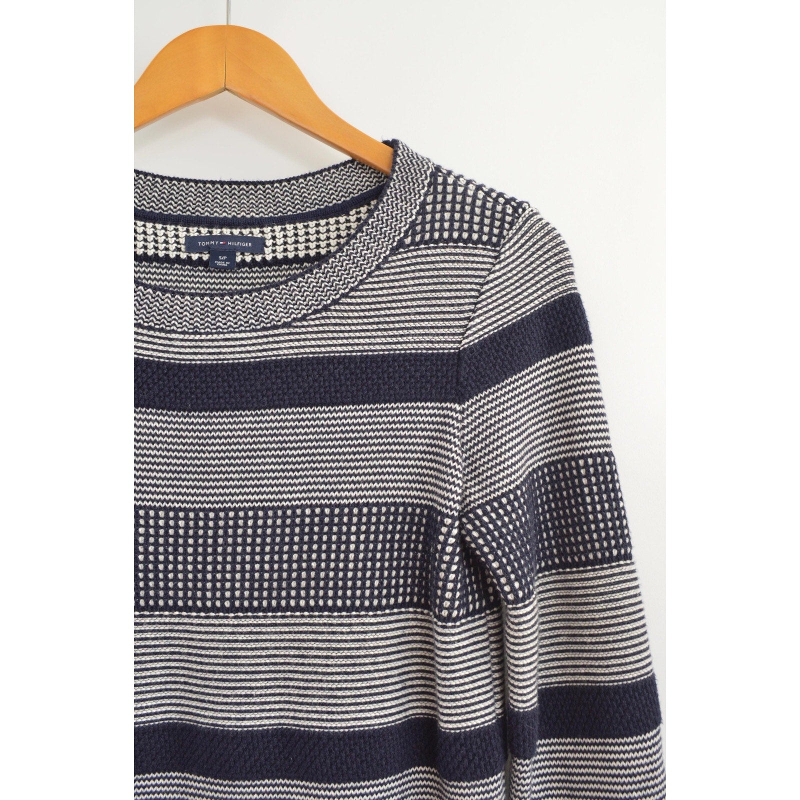 navy and white vintage tommy hilfiger cotton crew neck sweater