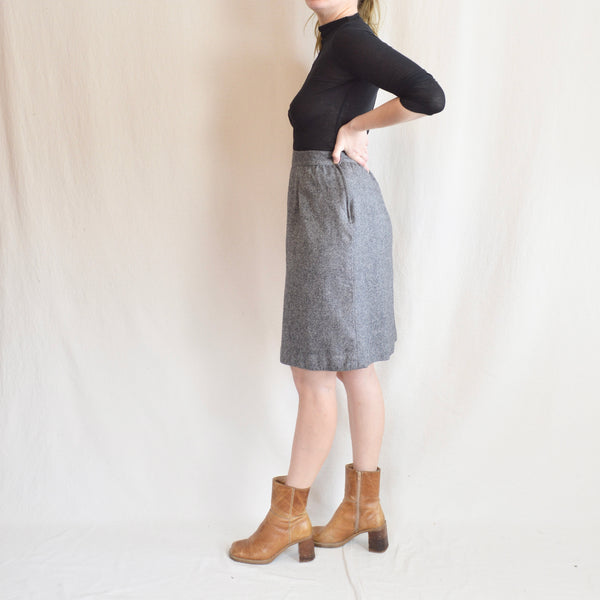 31” vintage black and white micro stripe pendleton wool skirt